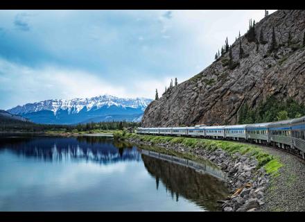 0cacb73d1f6b772319d1caccff8856dd_RS350_VIA_Train_C_Robidoux_Train_Rocheuse_sRGB.jpg